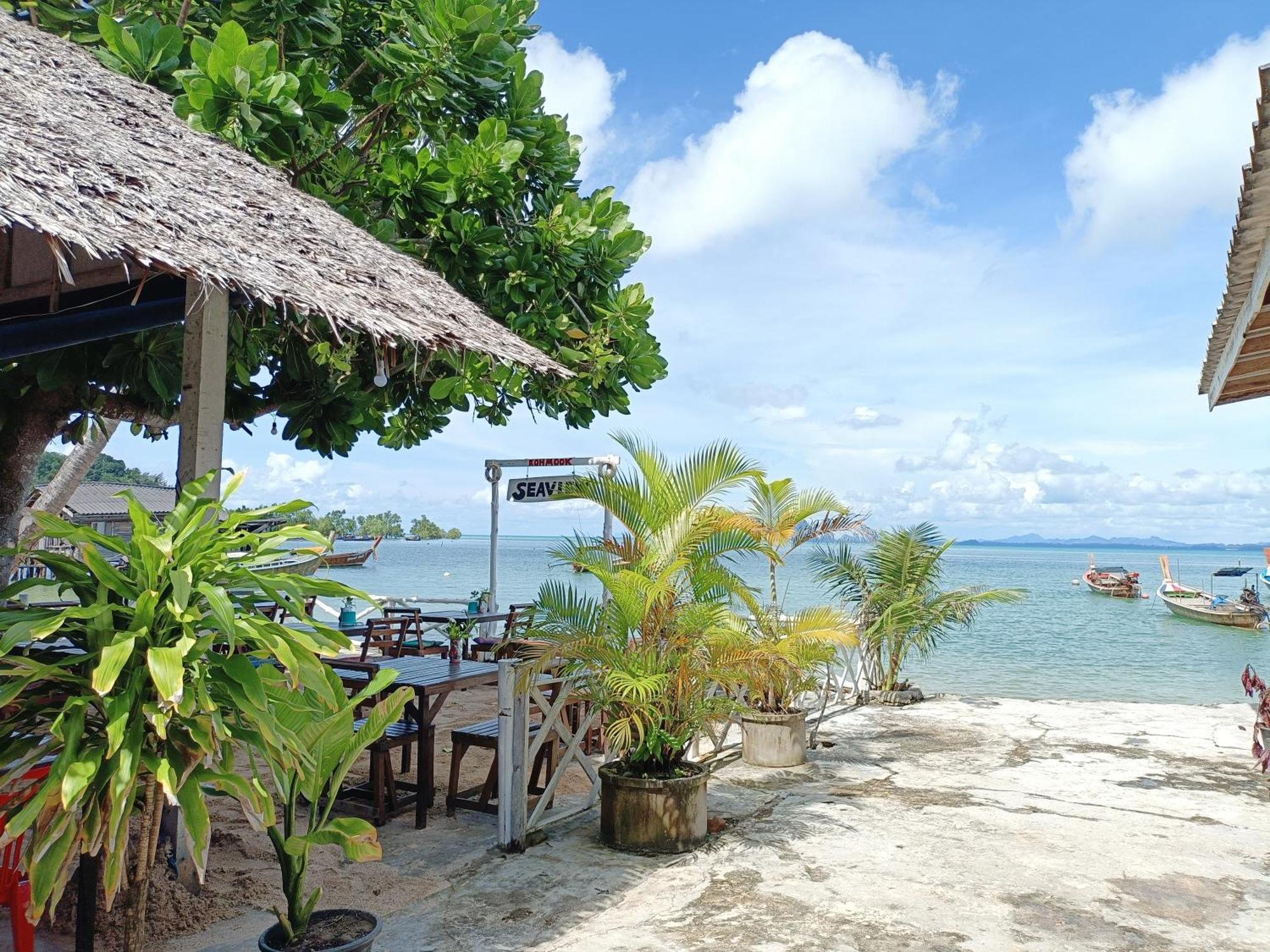 Koh Mook Sea View Bungalow Bagian luar foto